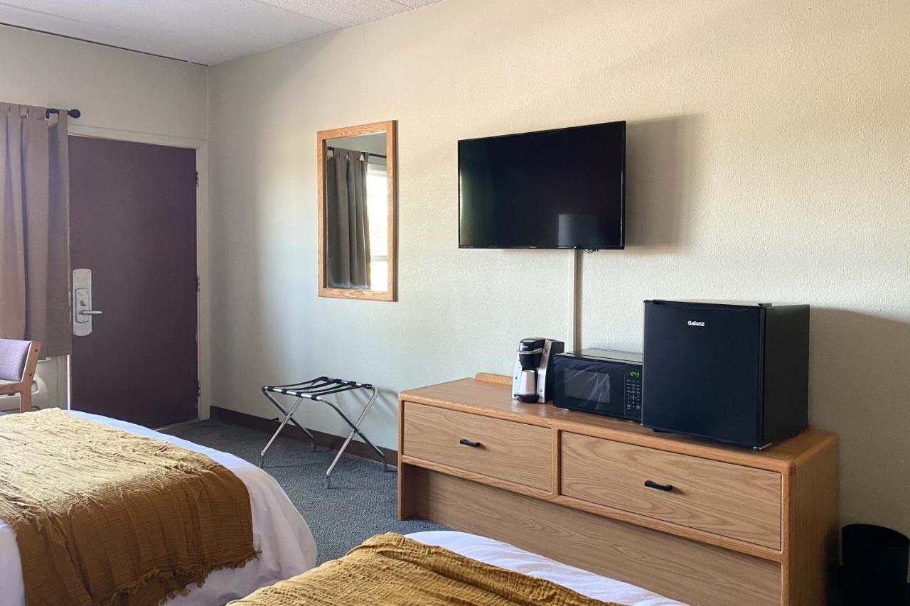 The Benson Motel - Benson, Mn - Us-12 Hwy 外观 照片